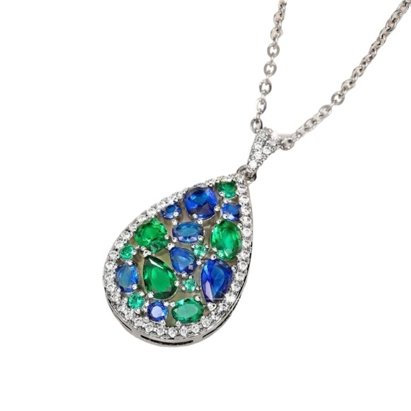 🎁 Blue & Green Crystal Teardrop Necklace - Picture 3 of 10
